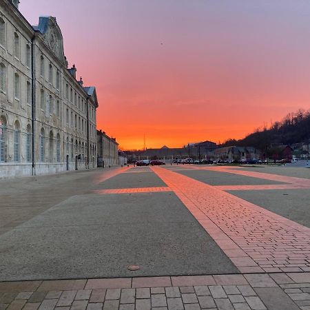 Vendome Au Bord Du Loir Vendôme Exterior foto
